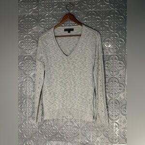Rock & Republic Knit Grey Embellished Long Sleeve V Neck Sweater Small office